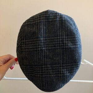 Grey and black plaid newsboy cap #preppy #retro